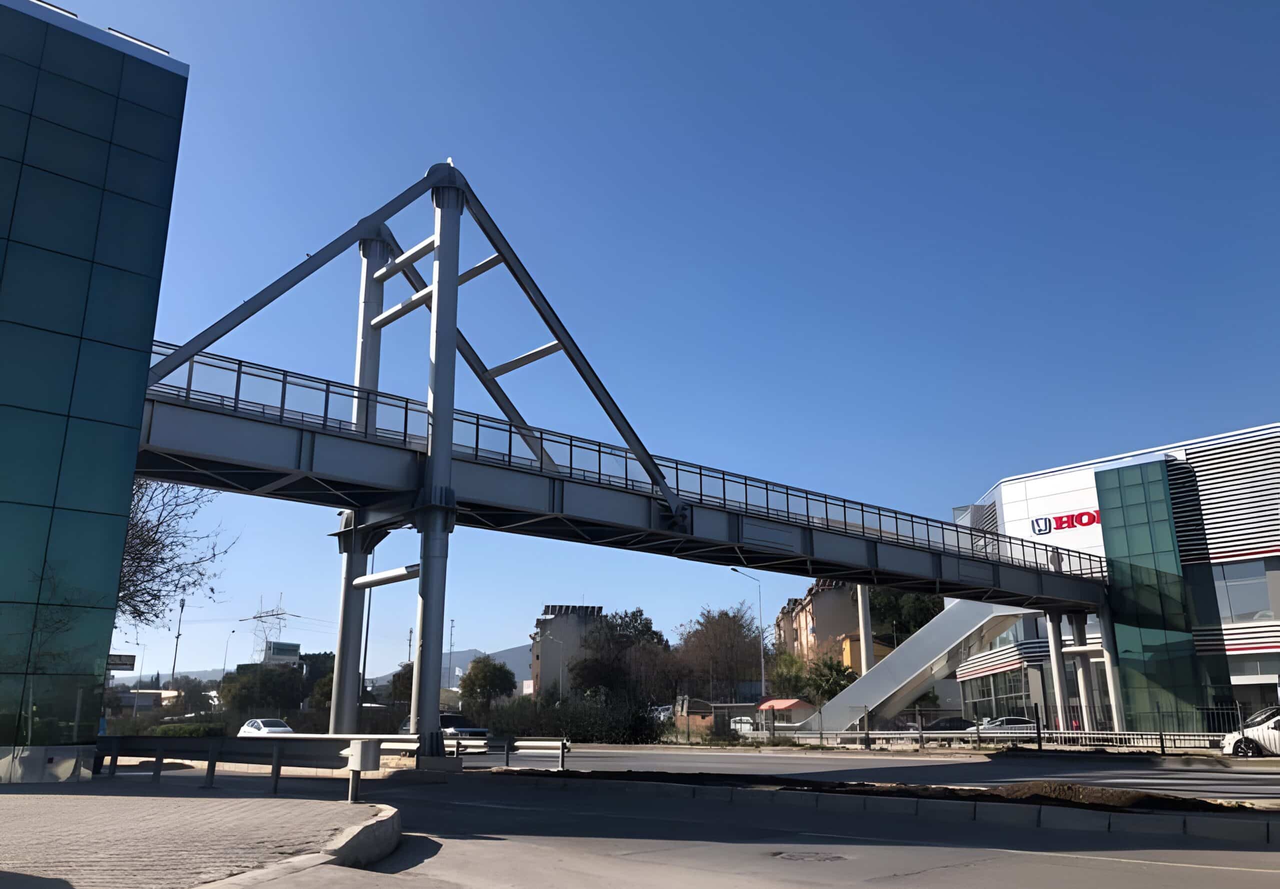 İbb Aktepe yaya üst geçidi