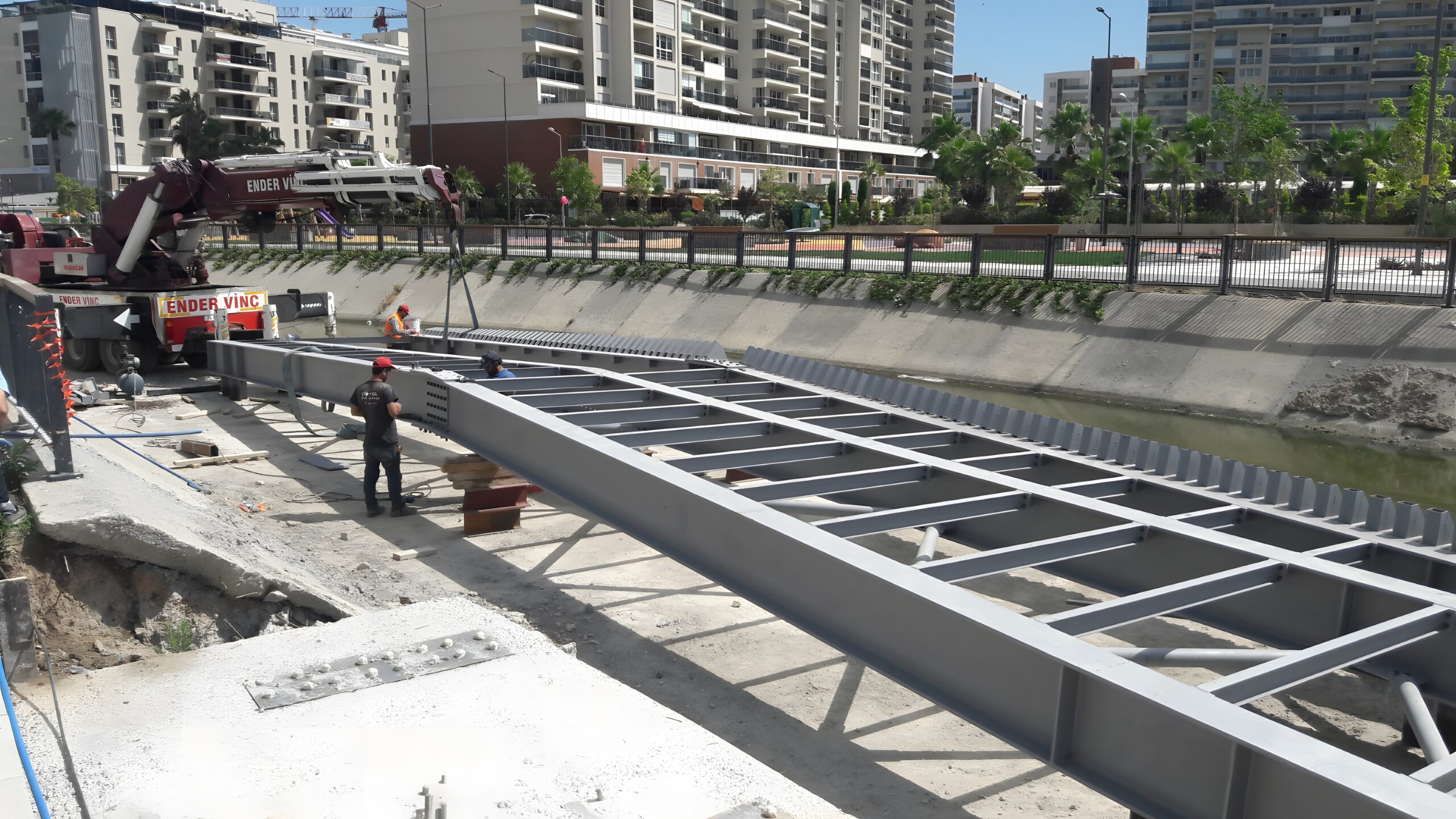 İbb mavişehir 3 adet yaya köprüsü