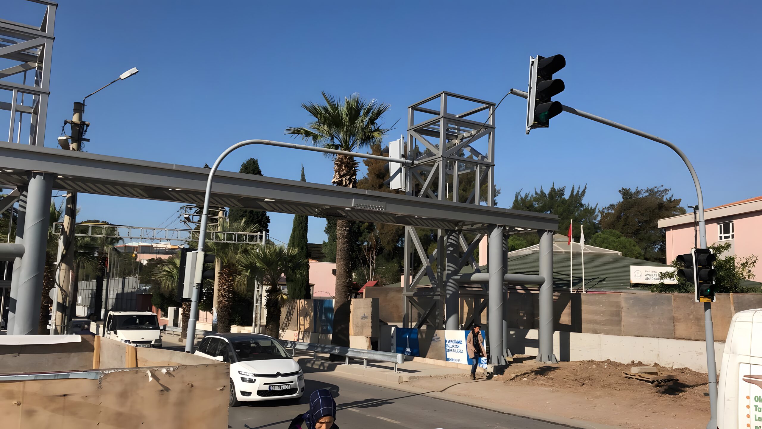 İbb Buca yaya üst geçidi imalatı